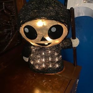 Meet your Posher, Cecelia